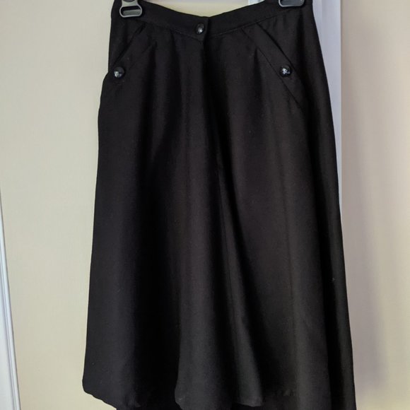 Black wool skirt - Picture 2 of 3